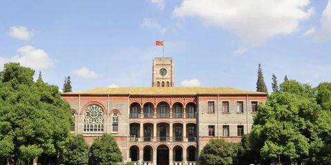 这些985,211大学有播音专业,考上就是赚到!
