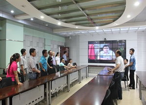 罗城县电大 一村一贫困村村干学员代表回母校参观学习